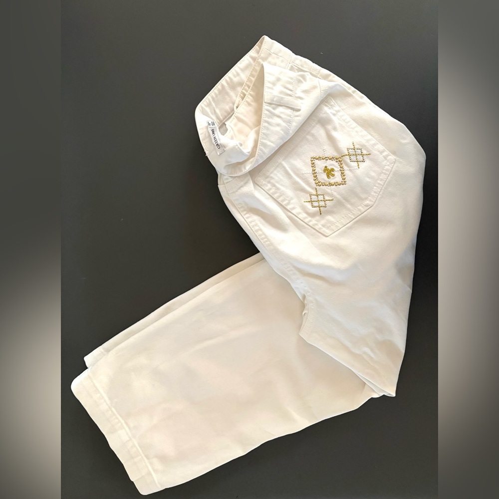 Green Lamb White Capris with Gold Beaded Detailing on back Pocket Size: US 8